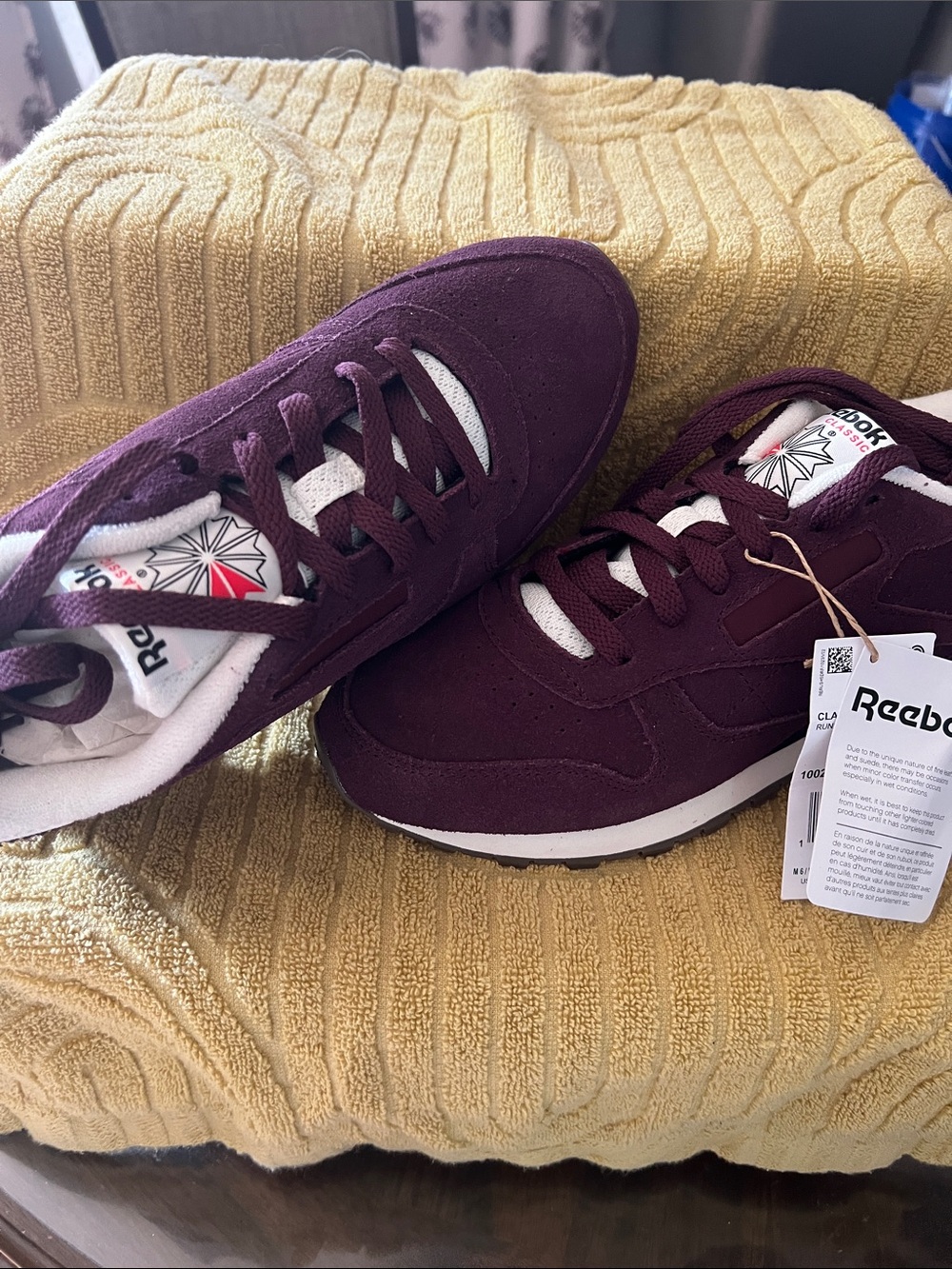 Reebok Classic Leather Low-Top Sneakers in Burgundy and White